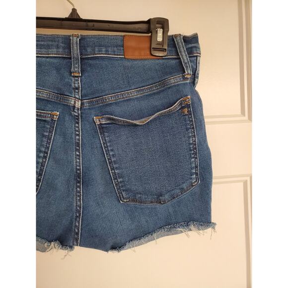 Women's Madewell Medium Wash High-Rise Cut-Off Denim Jean Shorts | Size 30 - Picture 6 of 9